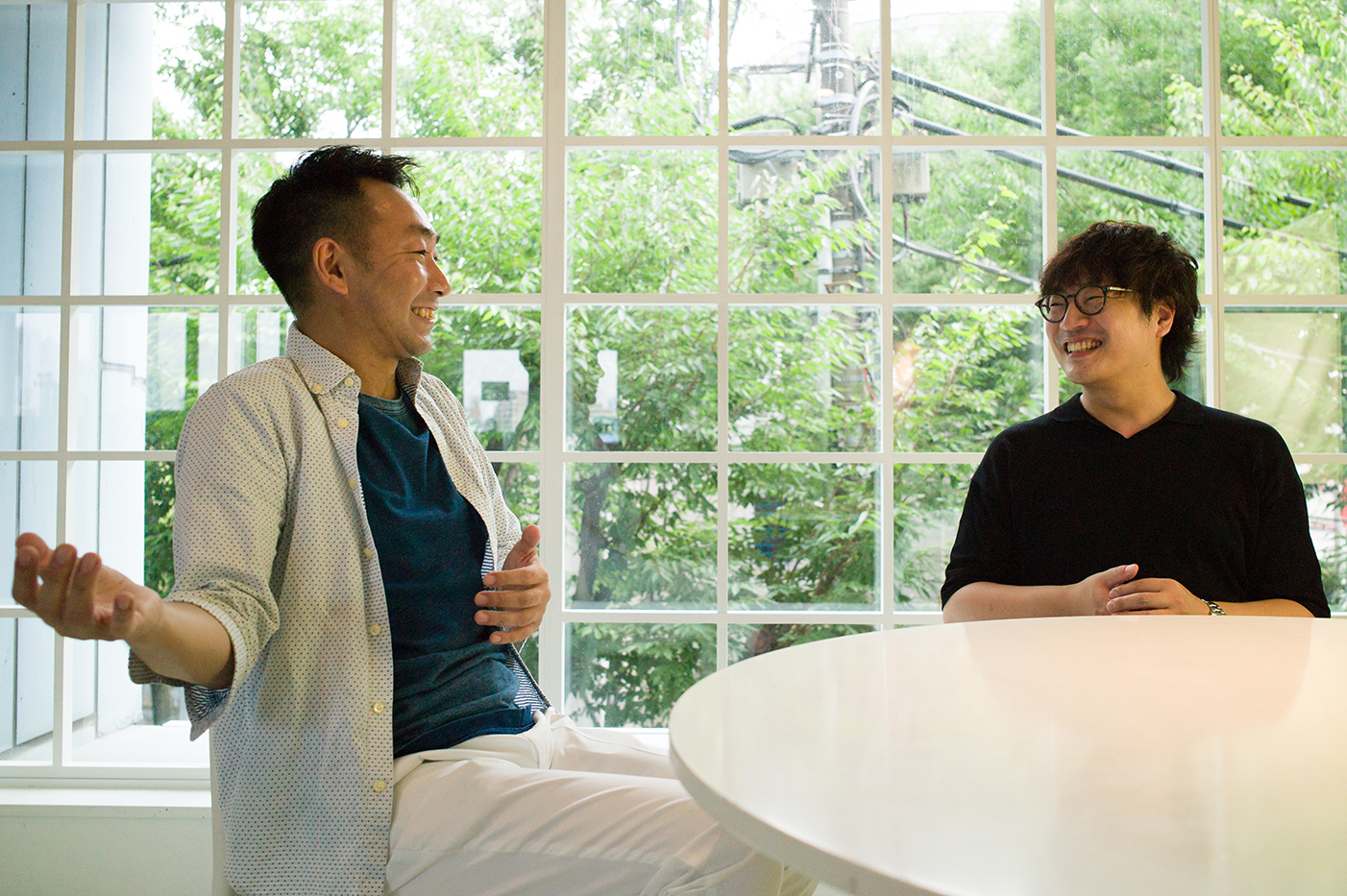 談笑する三好と尾林先生